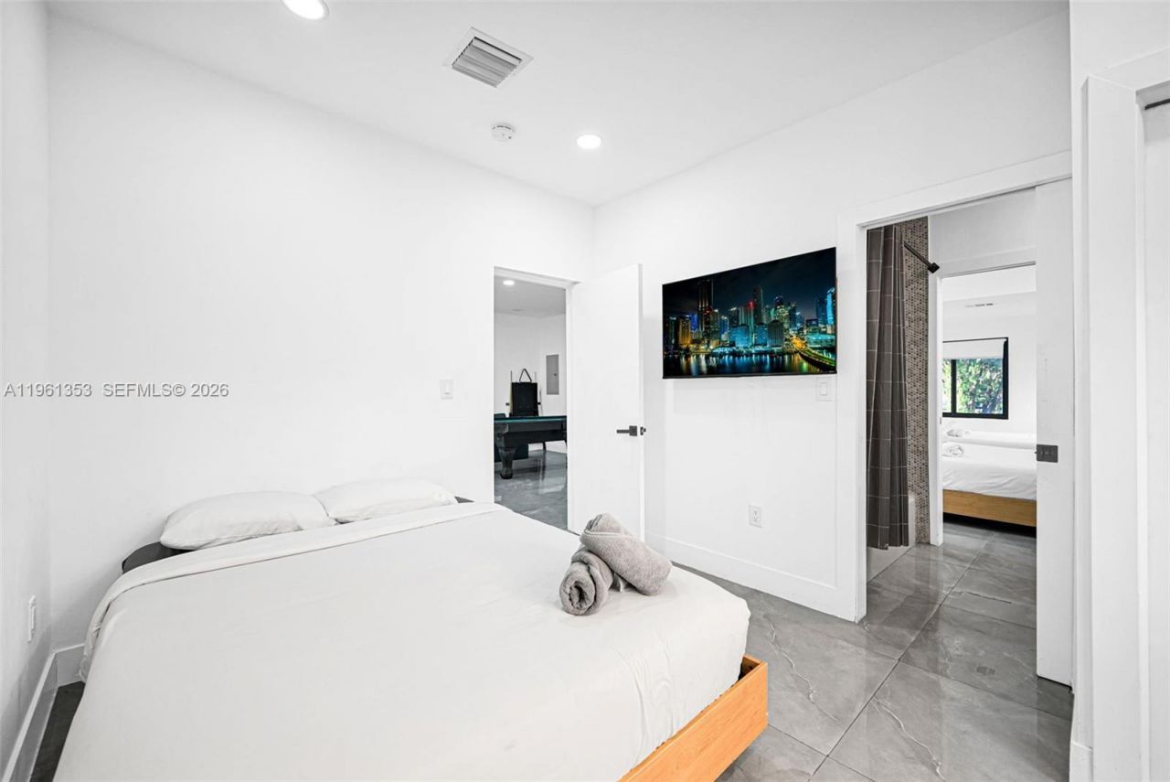 112 NW 53rd St , Miami, FL 33127 Photo