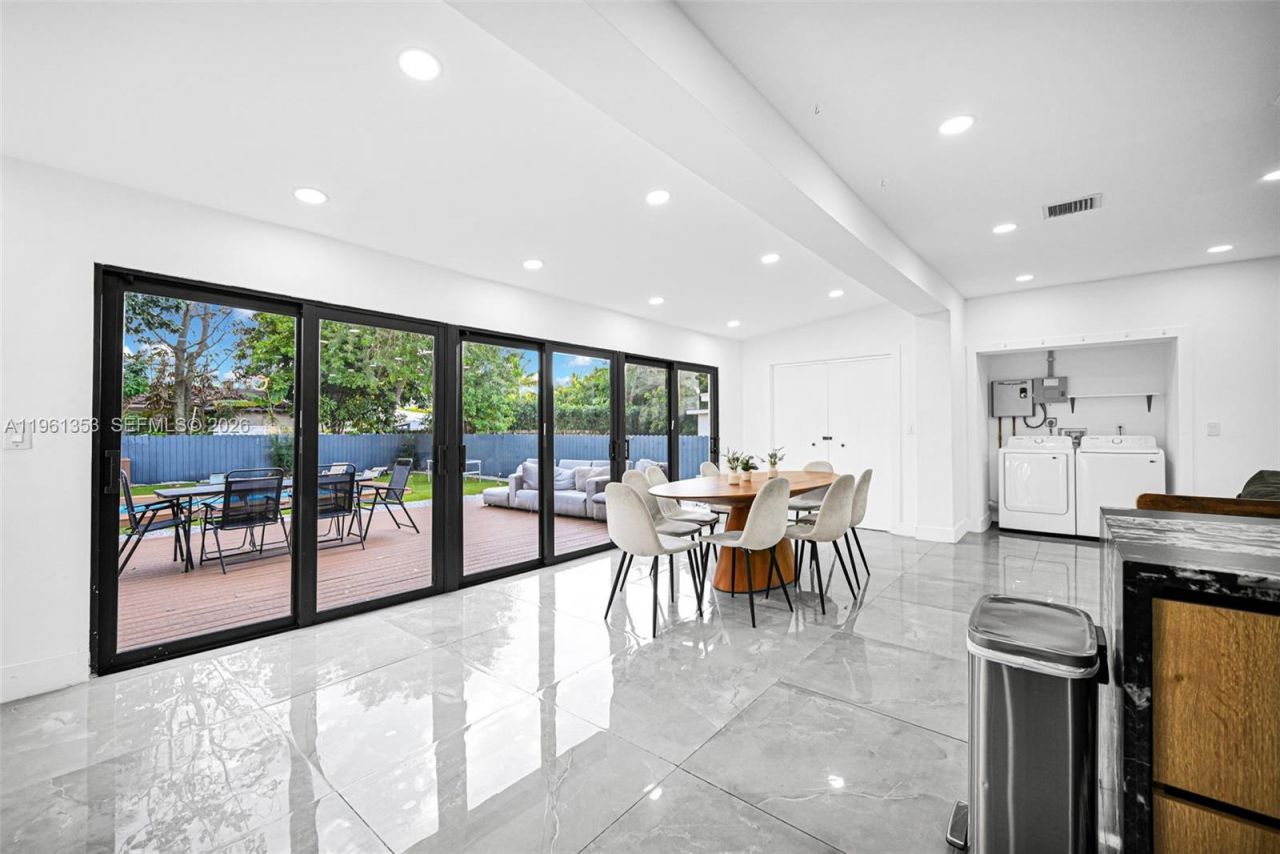 112 NW 53rd St , Miami, FL 33127 Photo