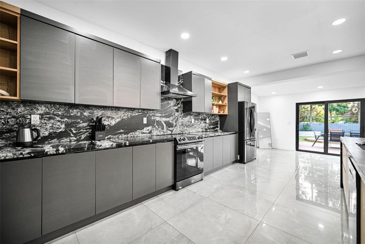 112 NW 53rd St , Miami, FL 33127 Photo