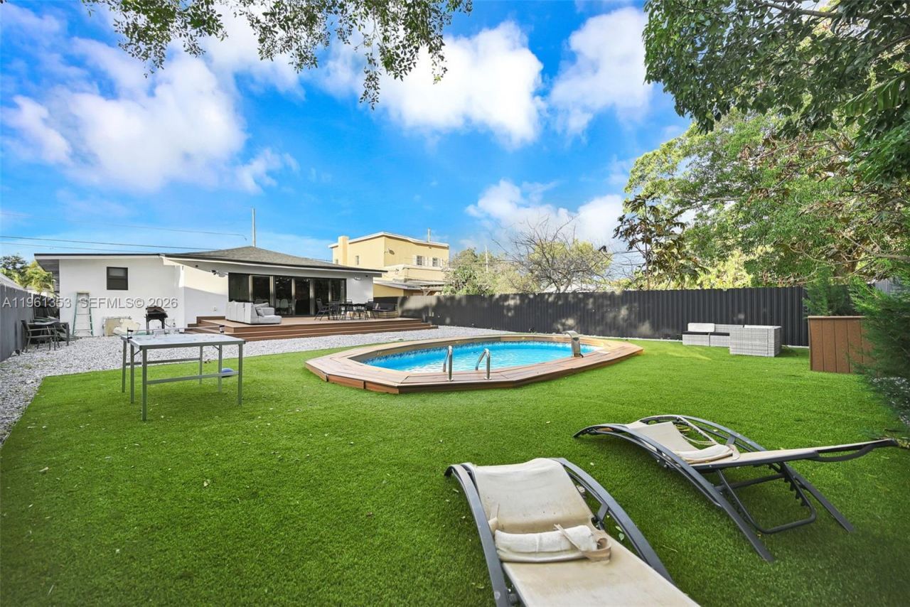 112 NW 53rd St , Miami, FL 33127 Photo