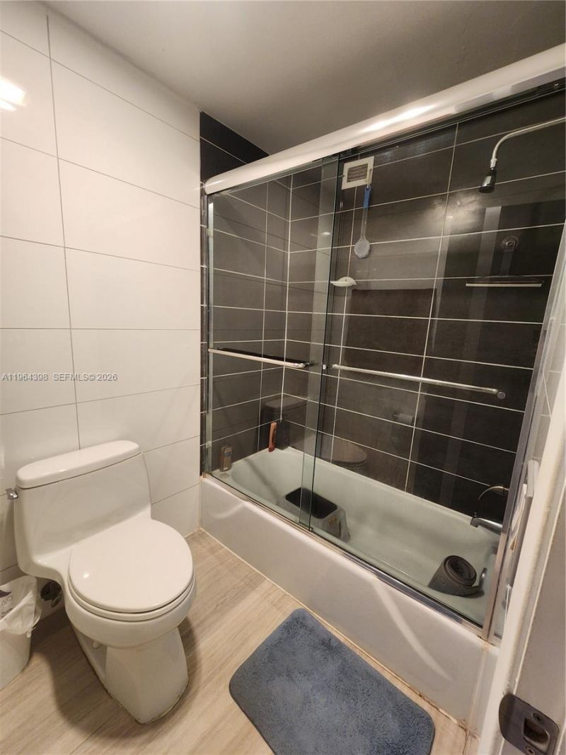 1825 S Ocean Dr , Unit PH 9, Hallandale Beach, FL 33009 Photo