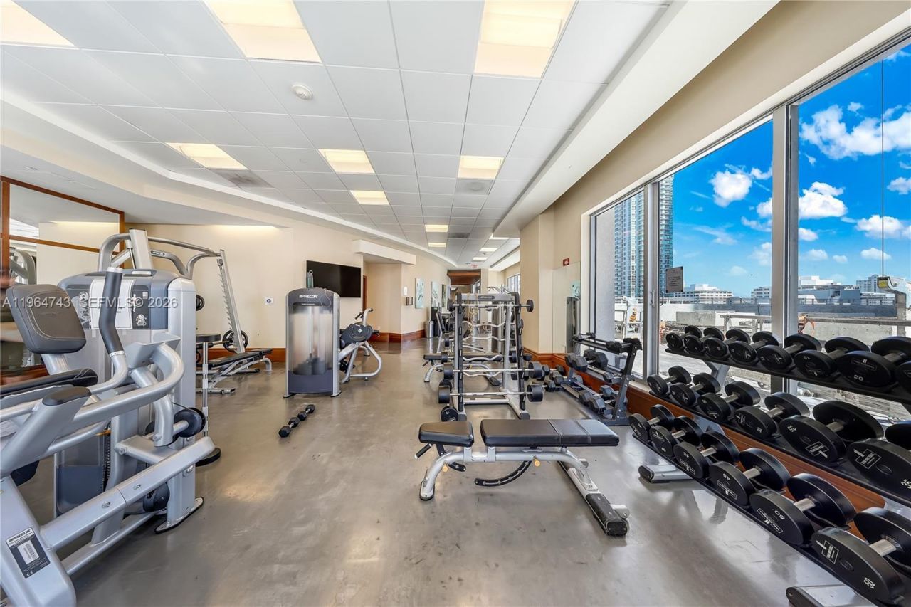 1050 Brickell Ave, Unit 422, Miami, FL 33131 Photo