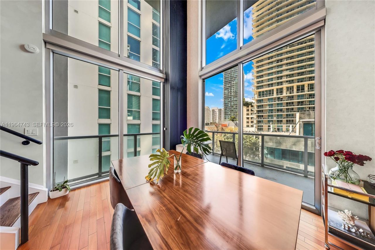 1050 Brickell Ave, Unit 422, Miami, FL 33131 Photo