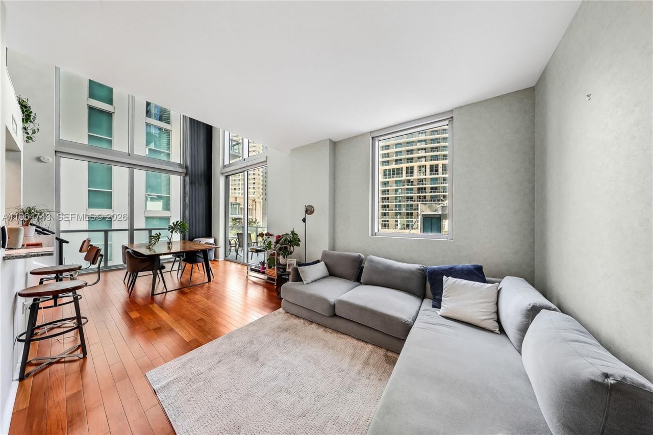 1050 Brickell Ave , Unit 422, Miami, FL 33131 Photo