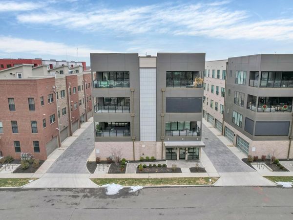 695 Civitas Avenue, Unit D301, Columbus, OH 43215