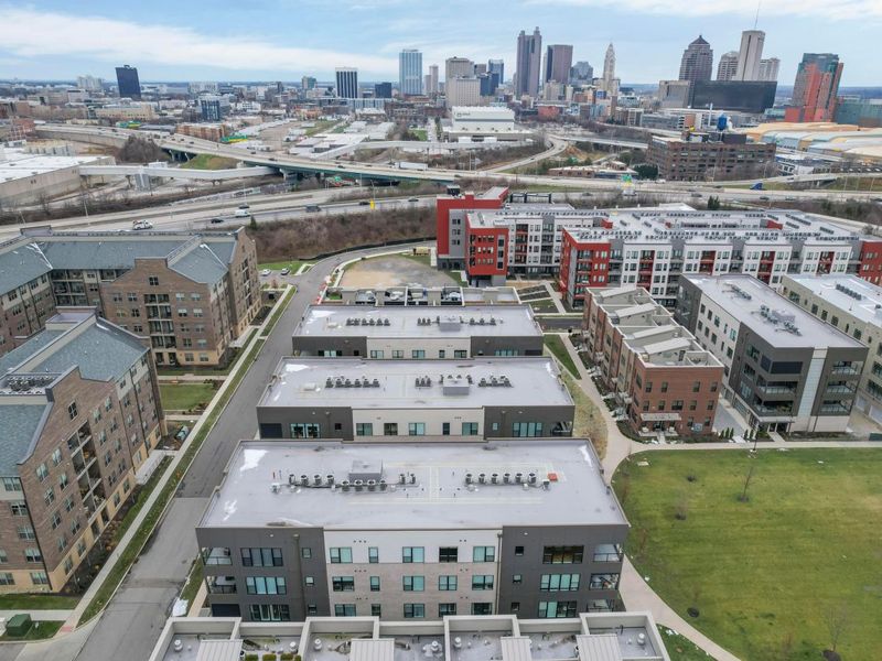 695 Civitas Avenue, Unit D301, Columbus, OH 43215 Photo 2