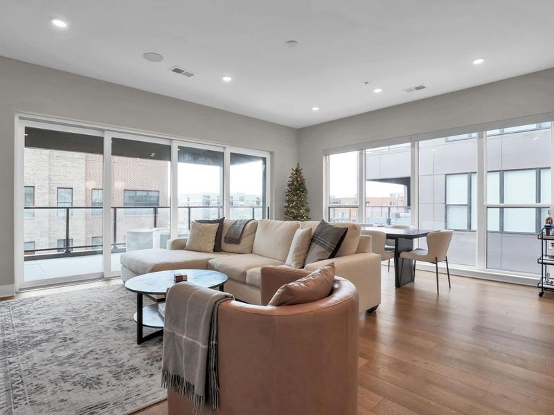 695 Civitas Avenue, Unit D301, Columbus, OH 43215 Photo 6