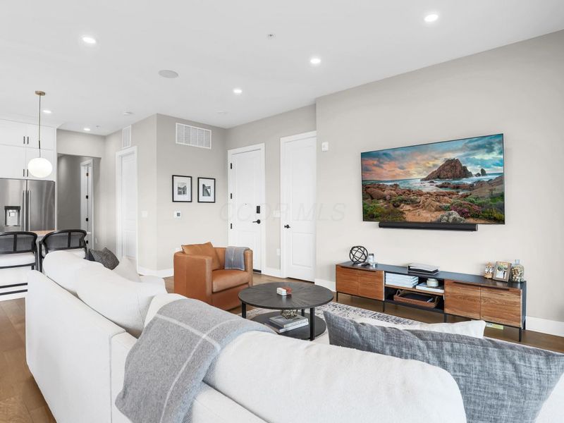 695 Civitas Avenue, Unit D301, Columbus, OH 43215 Photo 7