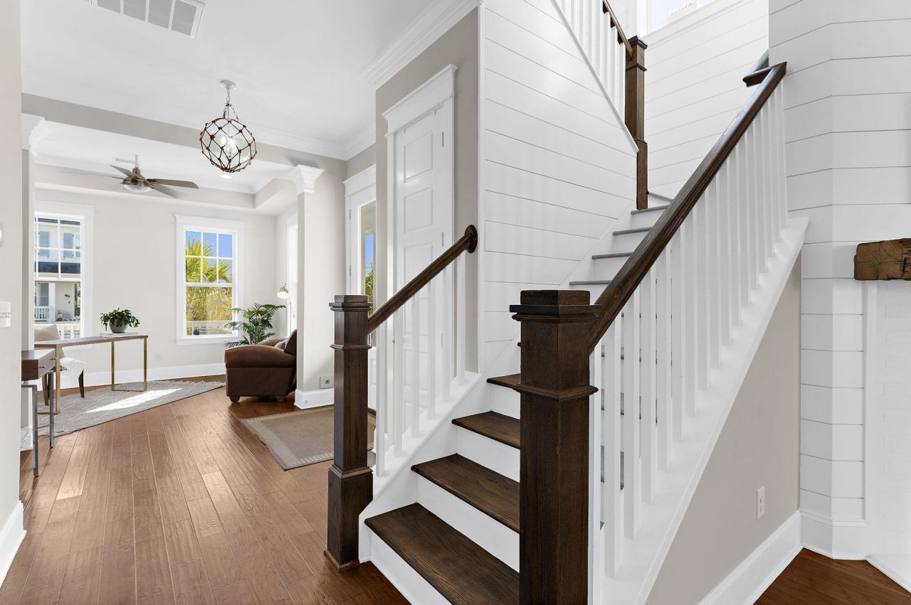 1636 Oak Leaf Street Photo 10