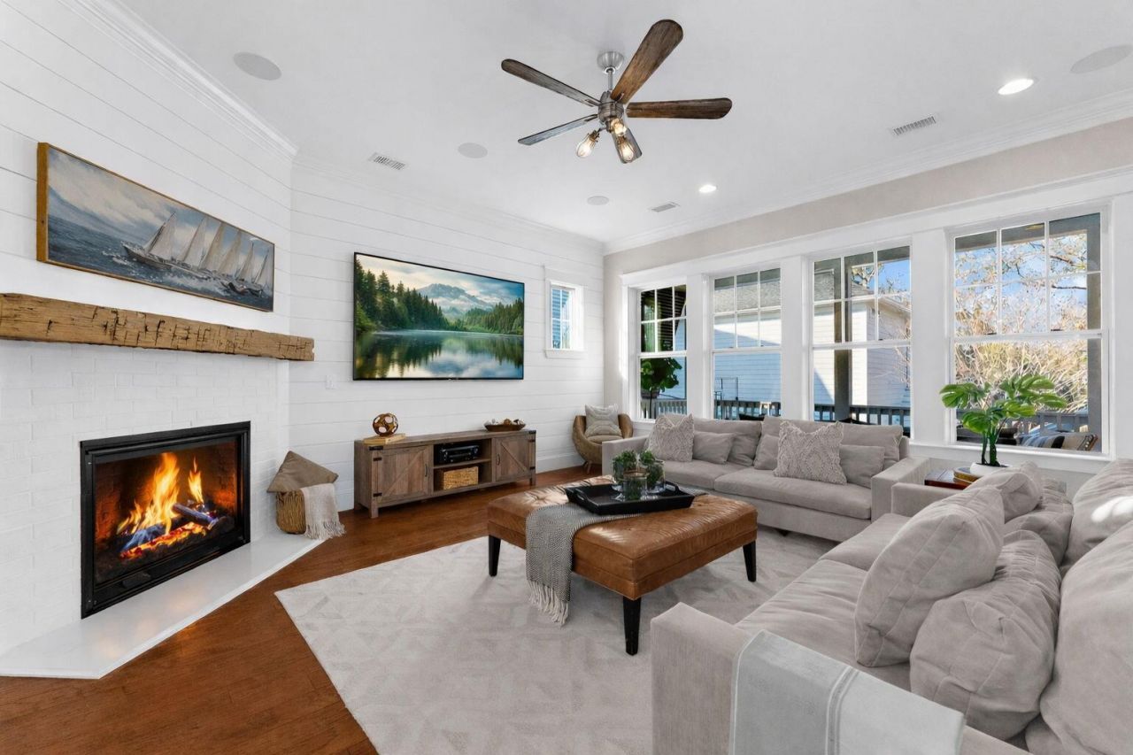 1636 Oak Leaf Street Photo 13