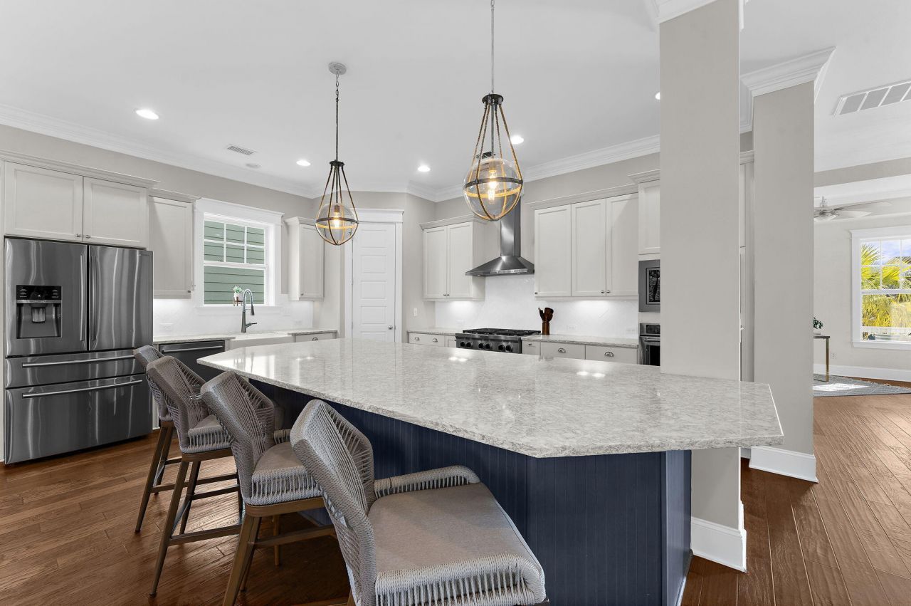 1636 Oak Leaf Street Photo 17