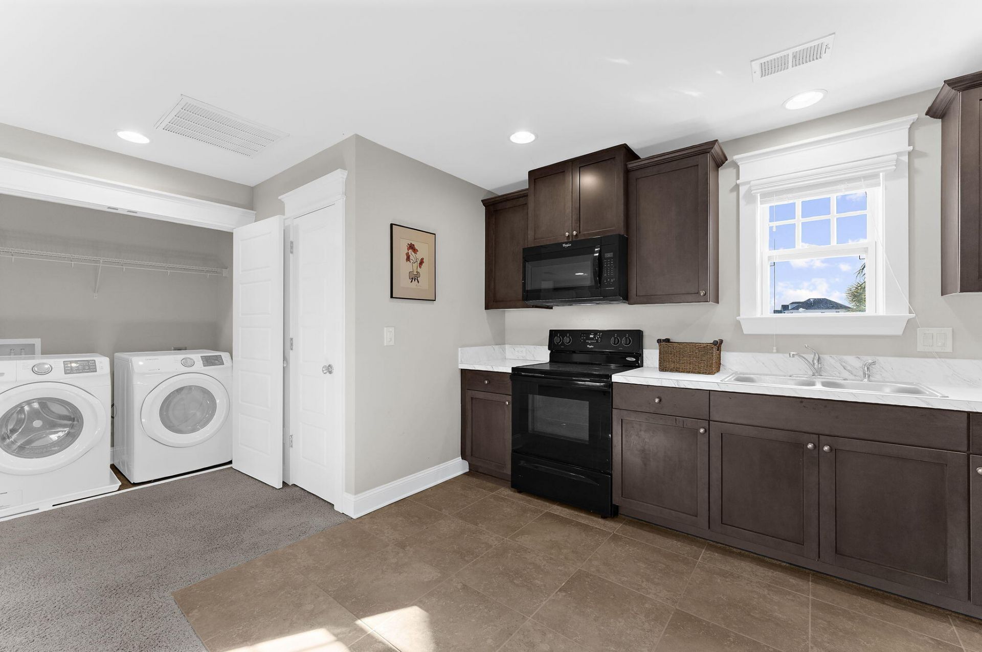 1636 Oak Leaf Street Photo 19