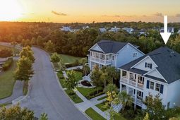 1636 Oak Leaf Street photo 4