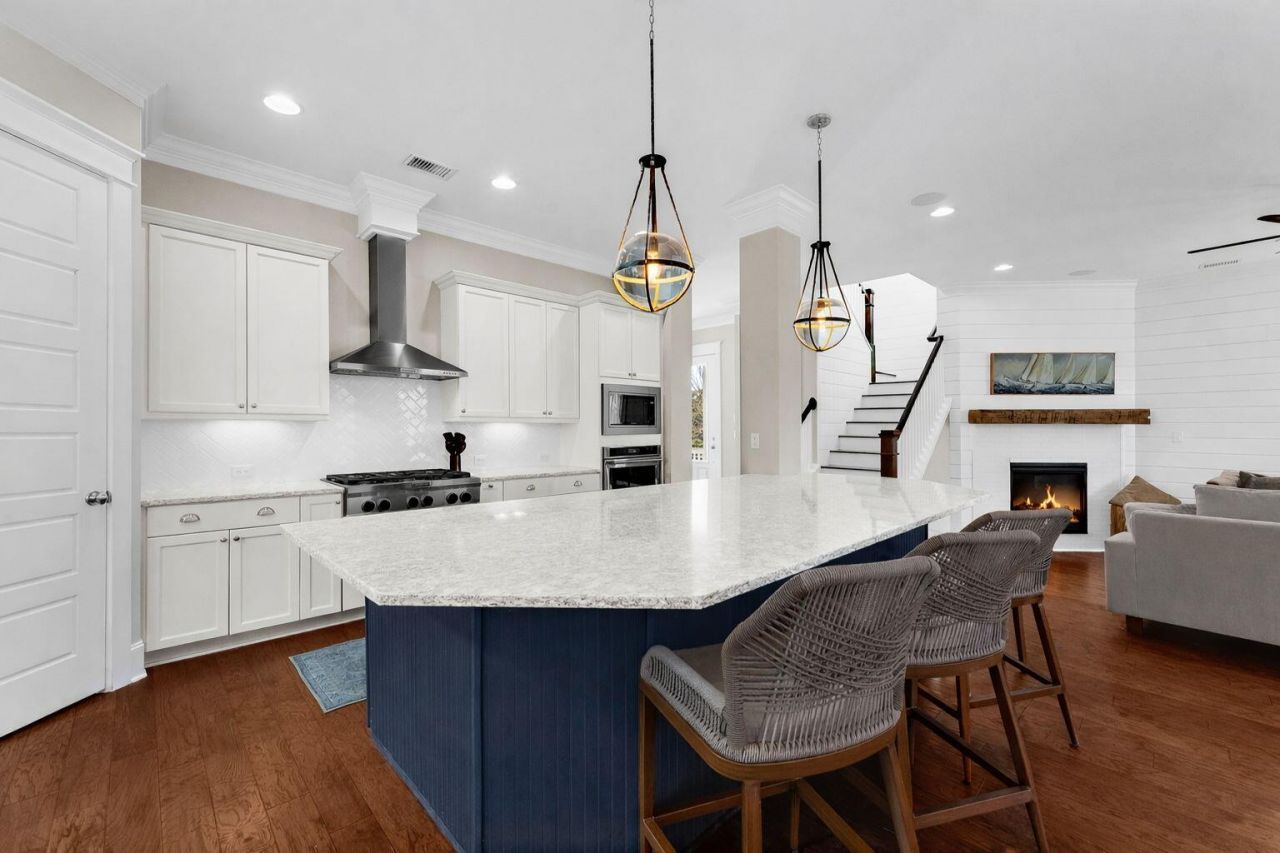 1636 Oak Leaf Street Photo 21