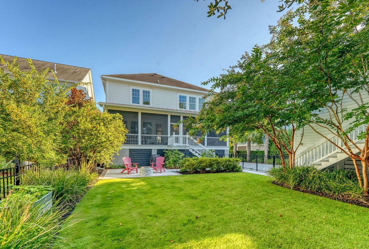 1636 Oak Leaf Street Photo 27