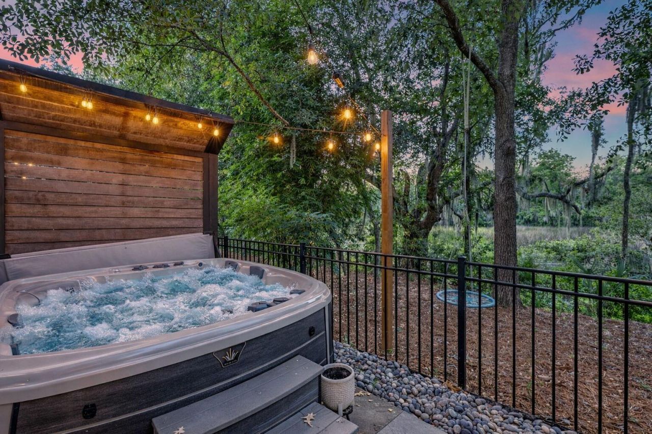 1636 Oak Leaf Street Photo 33