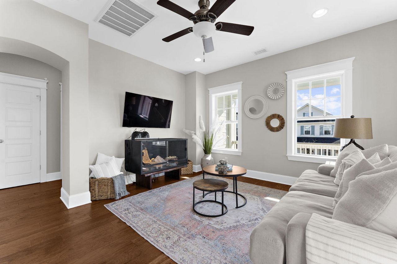 1636 Oak Leaf Street Photo 38