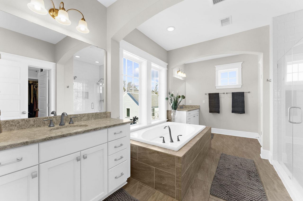 1636 Oak Leaf Street Photo 44