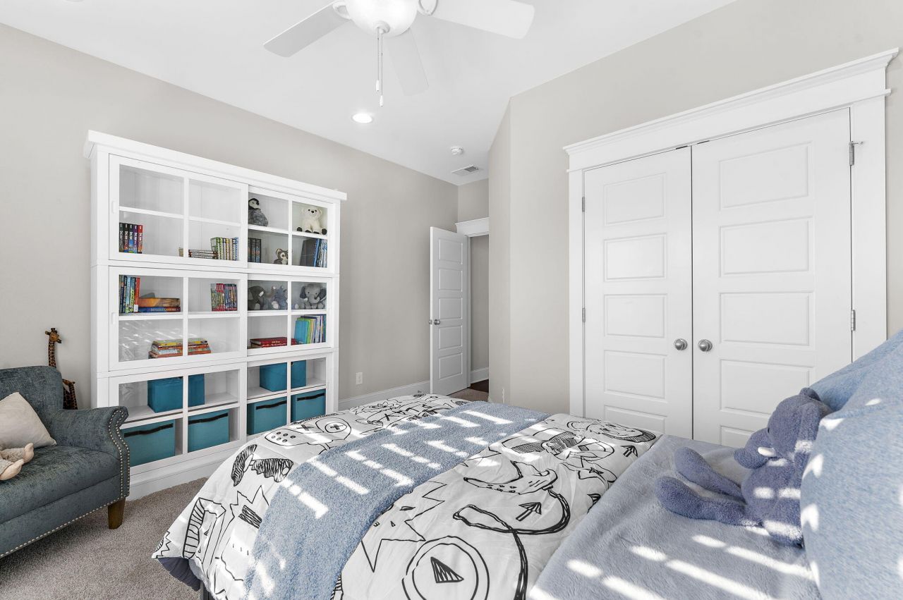 1636 Oak Leaf Street Photo 51