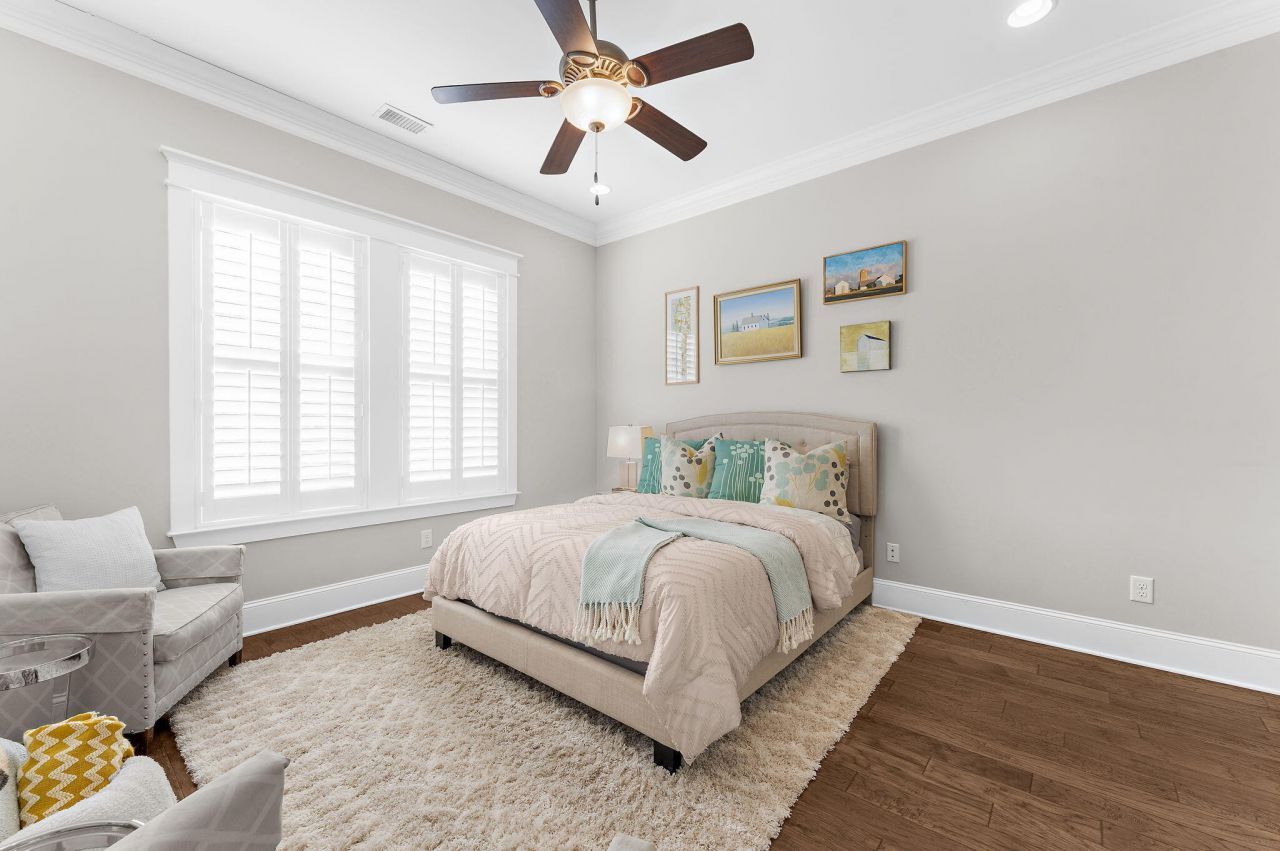 1636 Oak Leaf Street Photo 52