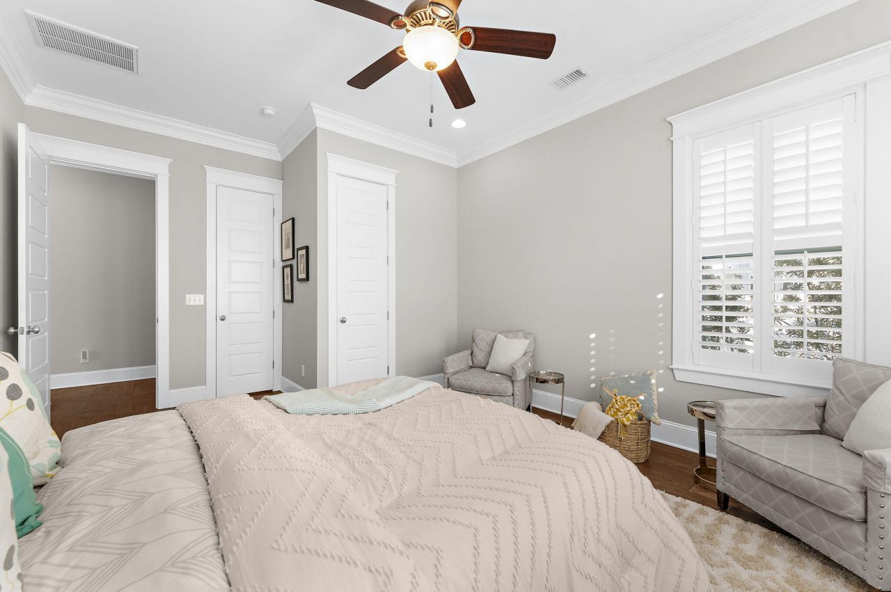 1636 Oak Leaf Street Photo 53