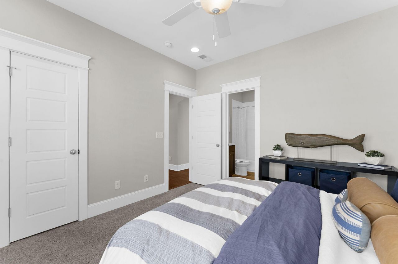 1636 Oak Leaf Street Photo 56