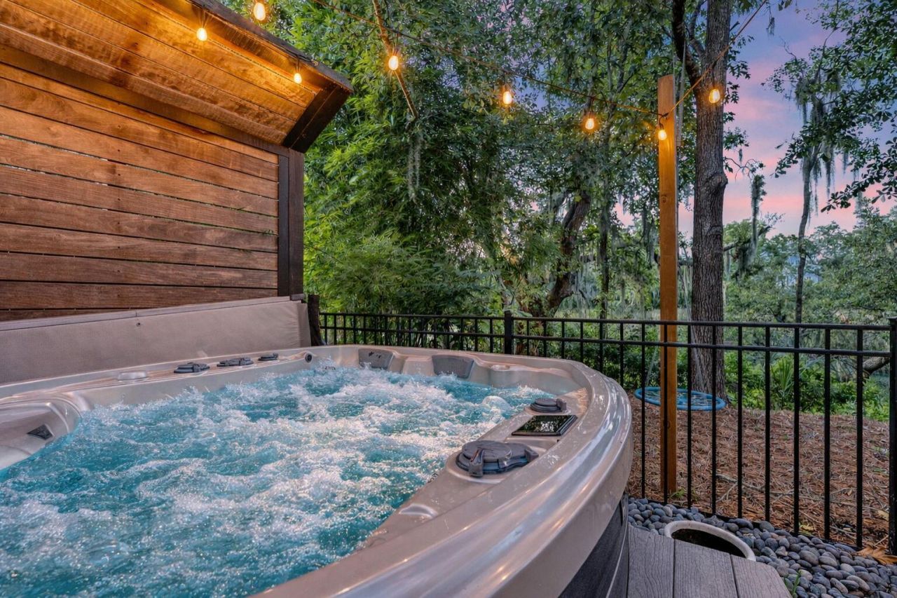 1636 Oak Leaf Street Photo 6