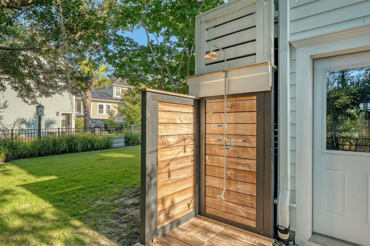 1636 Oak Leaf Street Photo 7