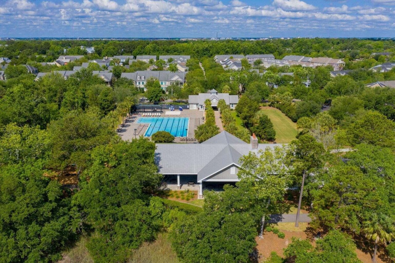 1636 Oak Leaf Street Photo 79