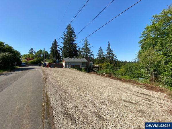 360 View Dr NW, Salem, OR 97302