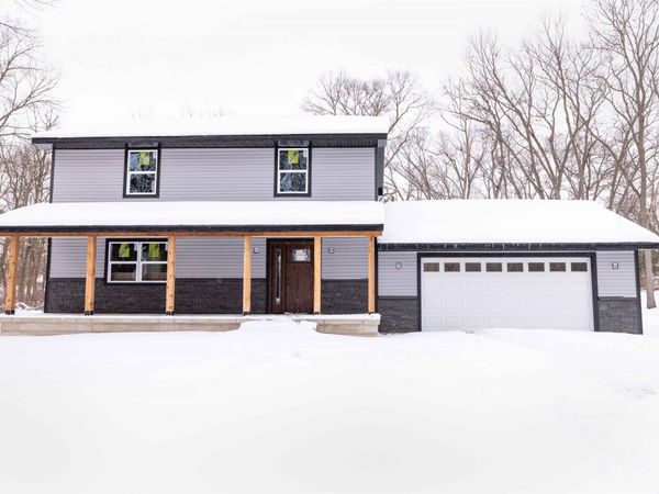 51249 Courtyard Lane, Elkhart, IN 46514