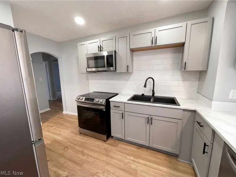 17409 Mapleboro Avenue, Maple Heights, OH 44137 Photo 2