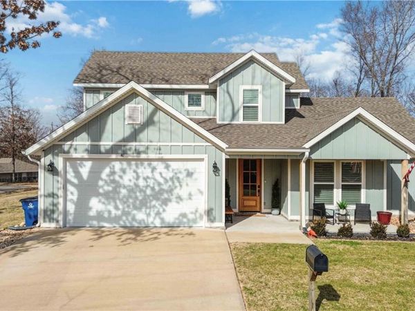 40 Cranfield Drive, Bella Vista, AR 72714