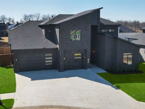 3409 SW Starburst Avenue , Bentonville, AR 72713