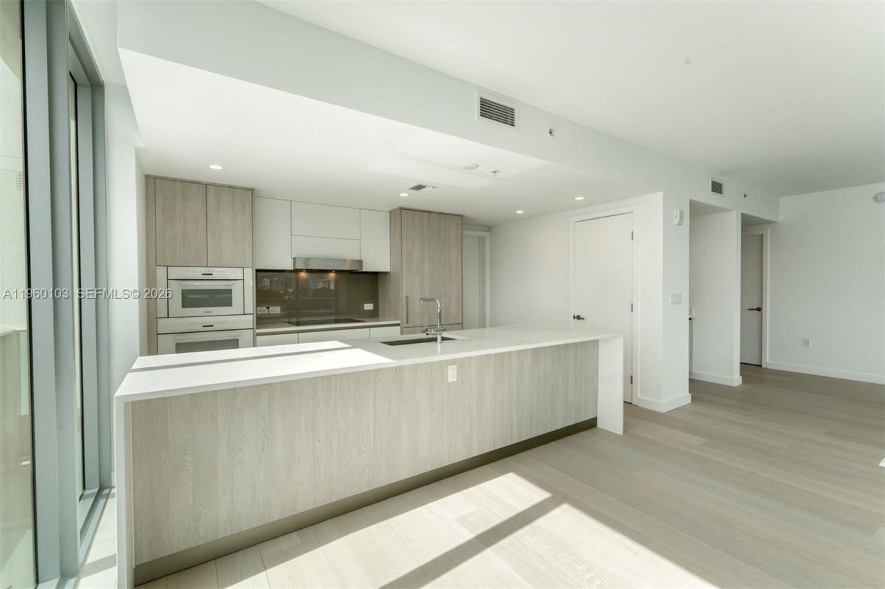 9201 E Bay Harbor Dr , Unit 501, Bay Harbor Islands, FL 33154 Photo