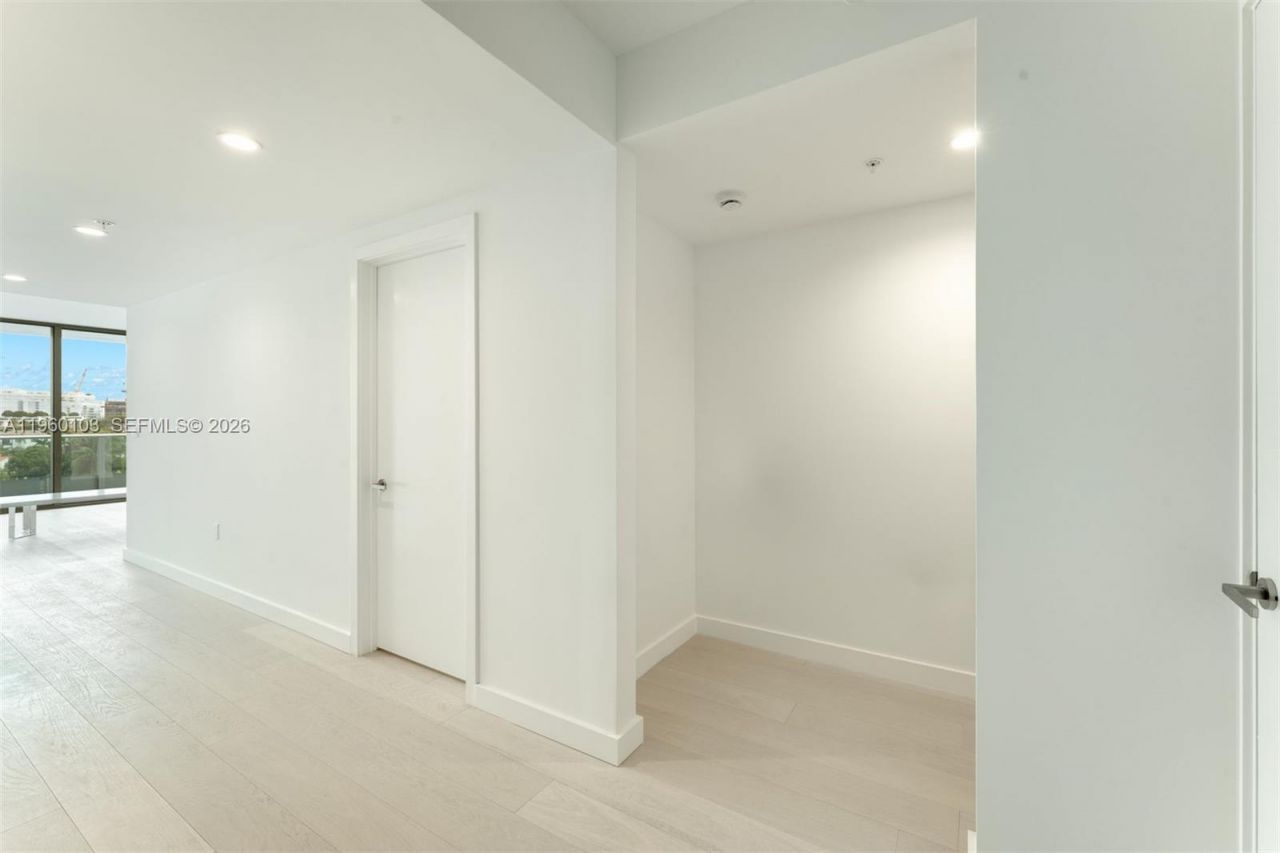 9201 E Bay Harbor Dr , Unit 501, Bay Harbor Islands, FL 33154 Photo