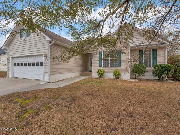 317 Whirlaway Boulevard, Sneads Ferry, NC 28460