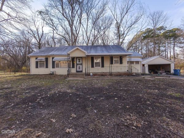 1214 S Lexington Street, Trenton, TN 38382