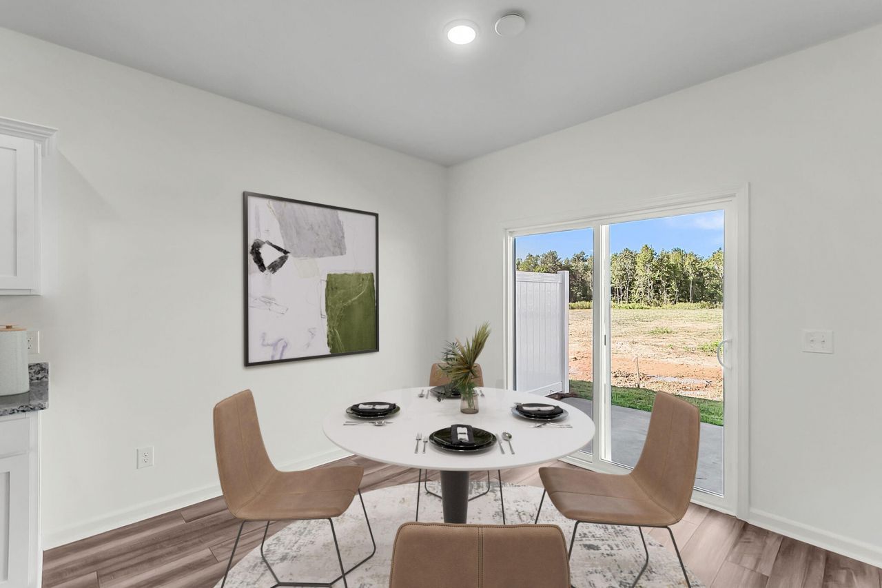 405 Colchester Court Photo 13