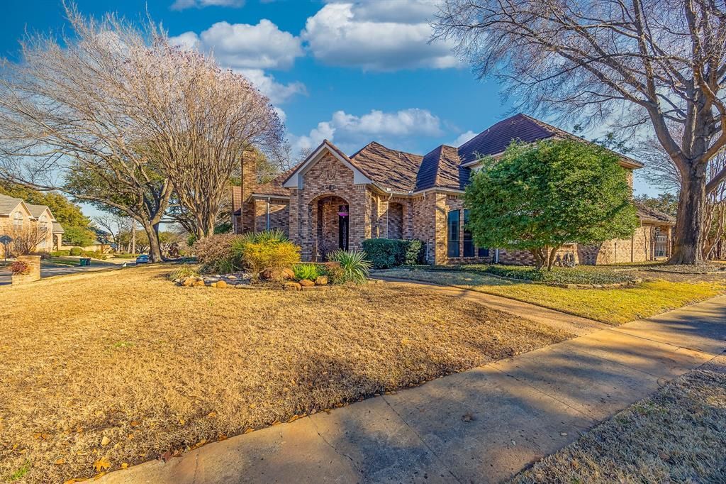 2200 Castle Rock Road, Arlington, TX 76006 Main Photo
