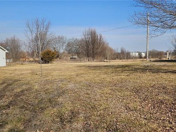 306 E 16th Street, Holden, MO 64040