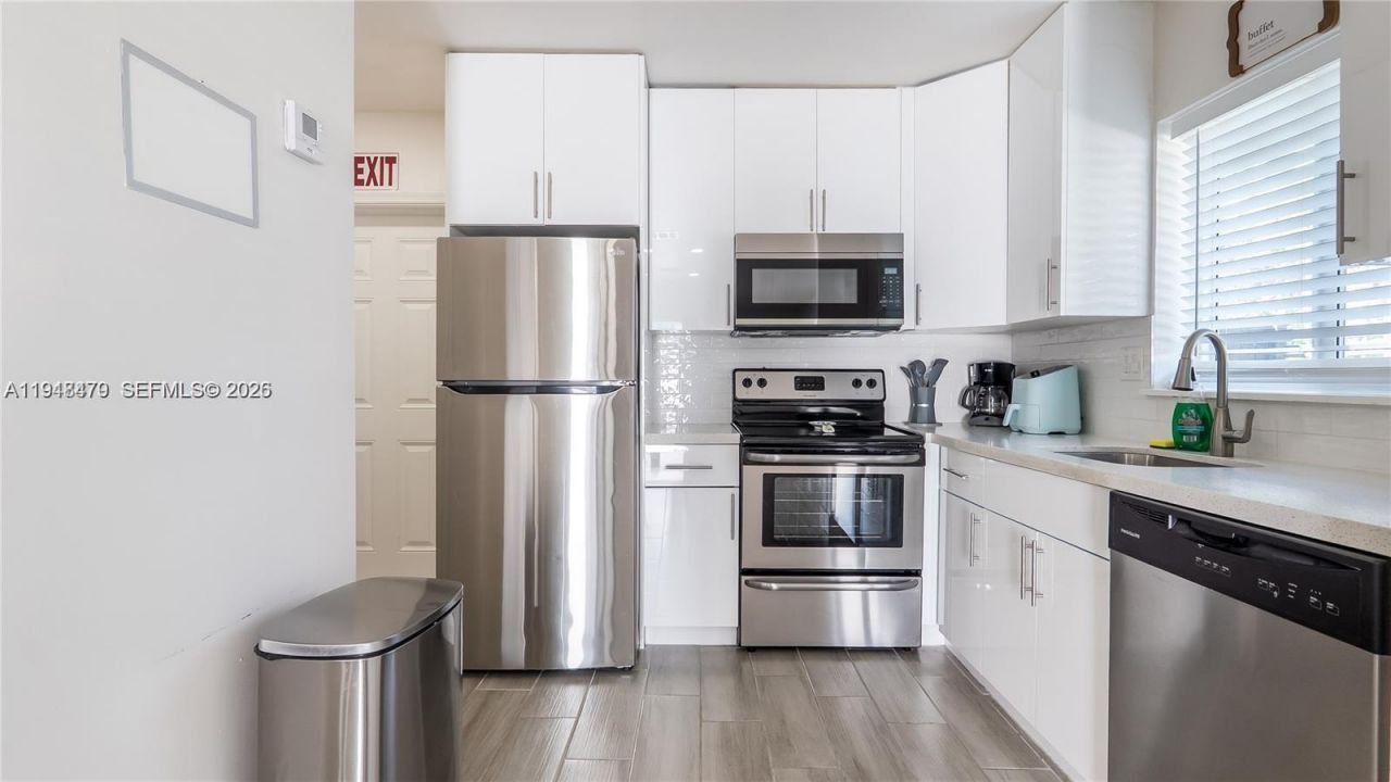 1702 SW 20th St , Unit A, Fort Lauderdale, FL 33315 Photo