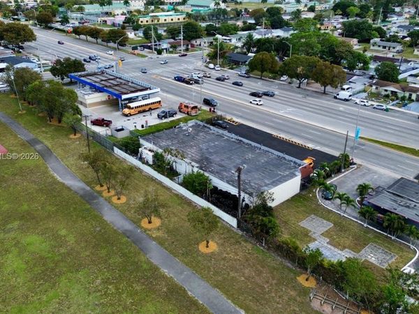 3251 NW 183rd St, Miami Gardens, FL 33056