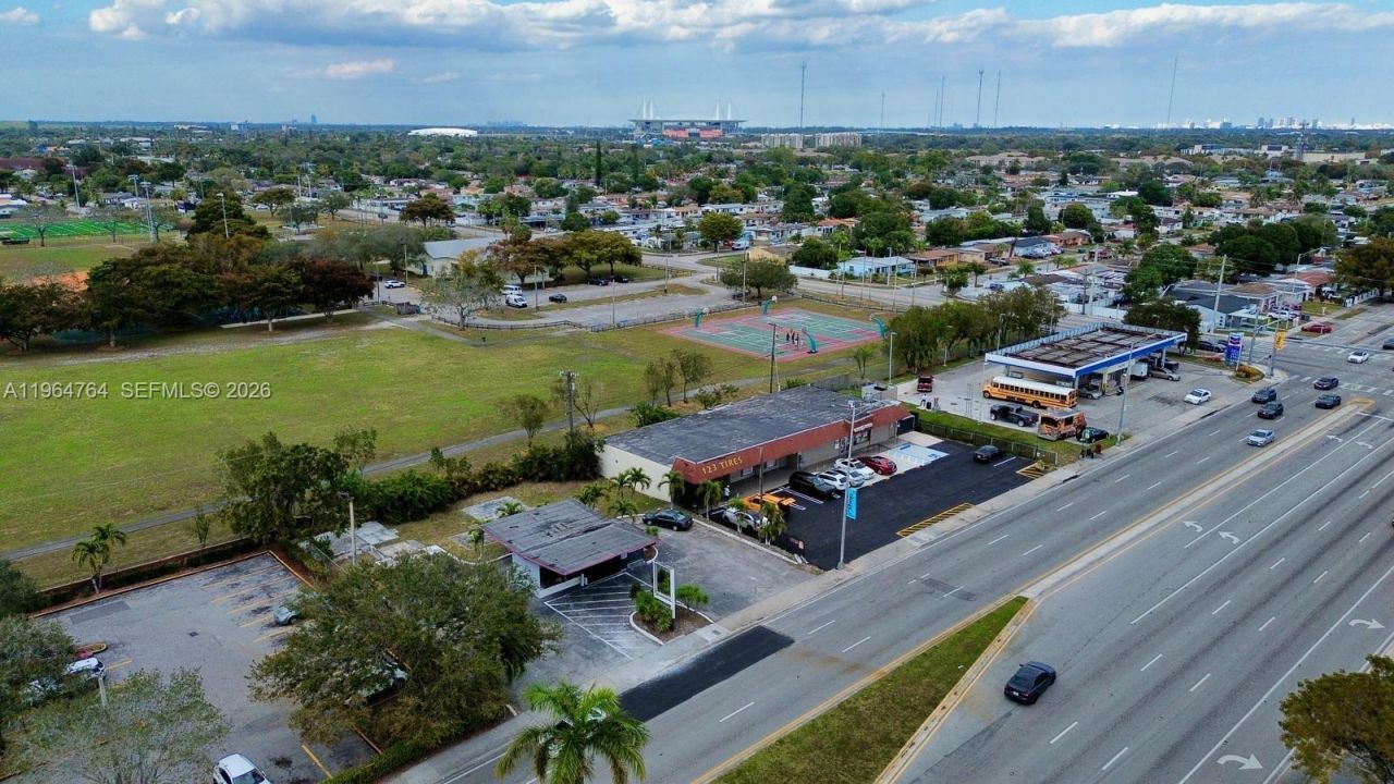 3251 NW 183rd St, Miami Gardens, FL 33056 Photo