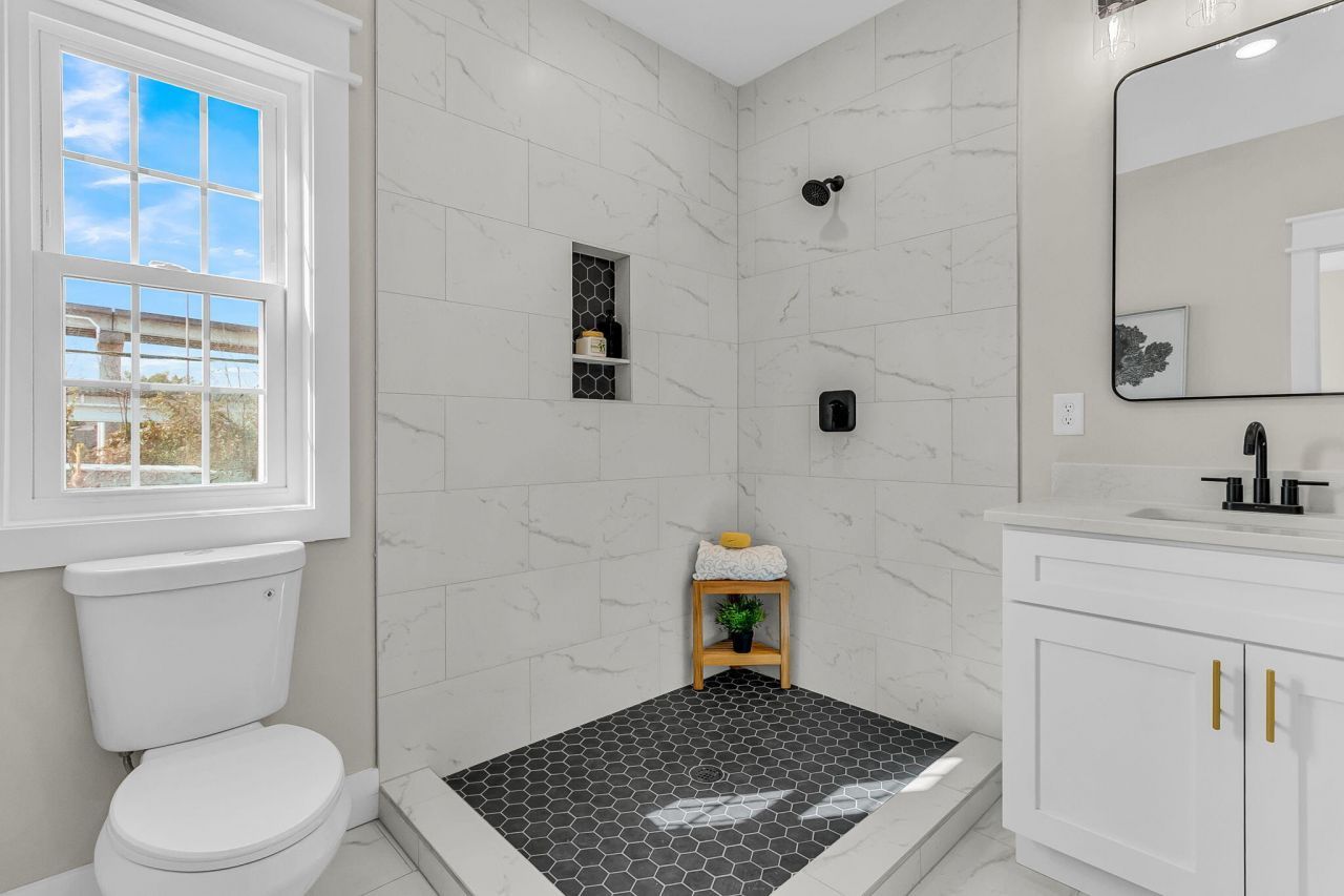 6 & 6.5 Addison Street Photo 11