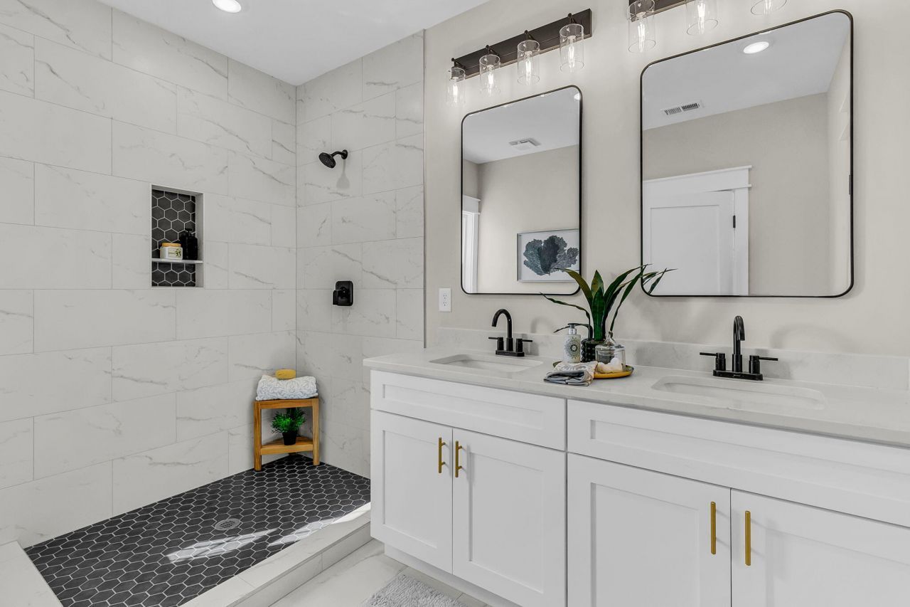 6 & 6.5 Addison Street Photo 12