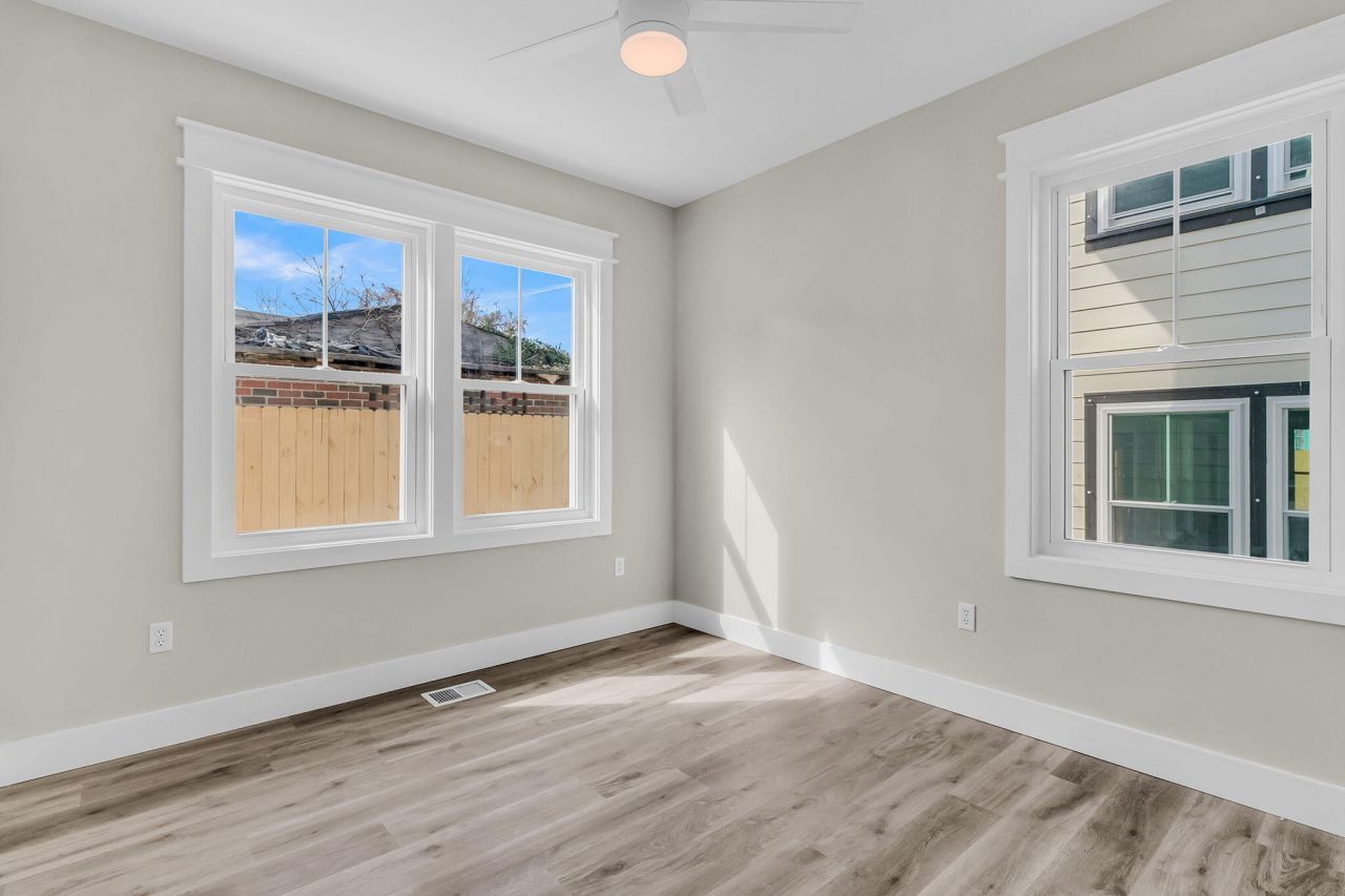 6 & 6.5 Addison Street Photo 16