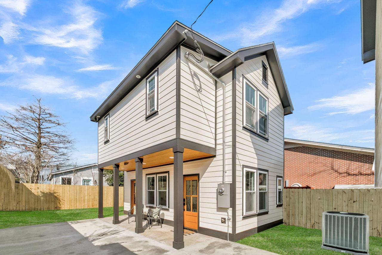 6 & 6.5 Addison Street Photo 25