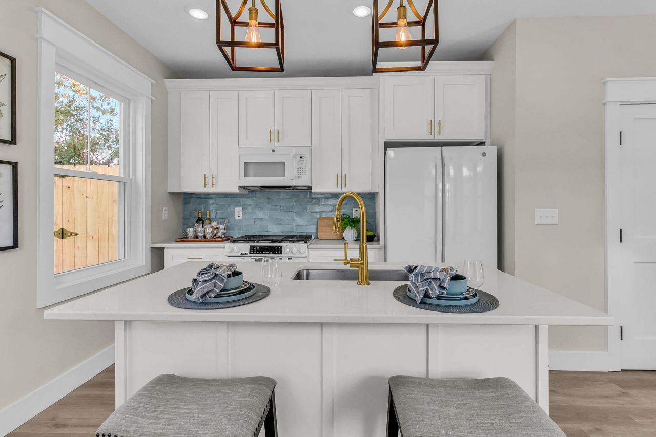 6 & 6.5 Addison Street Photo 27