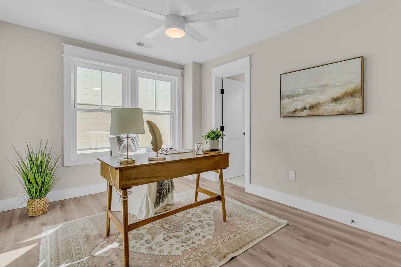 6 & 6.5 Addison Street Photo 32